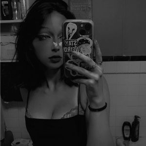 Meet your Posher, Holly